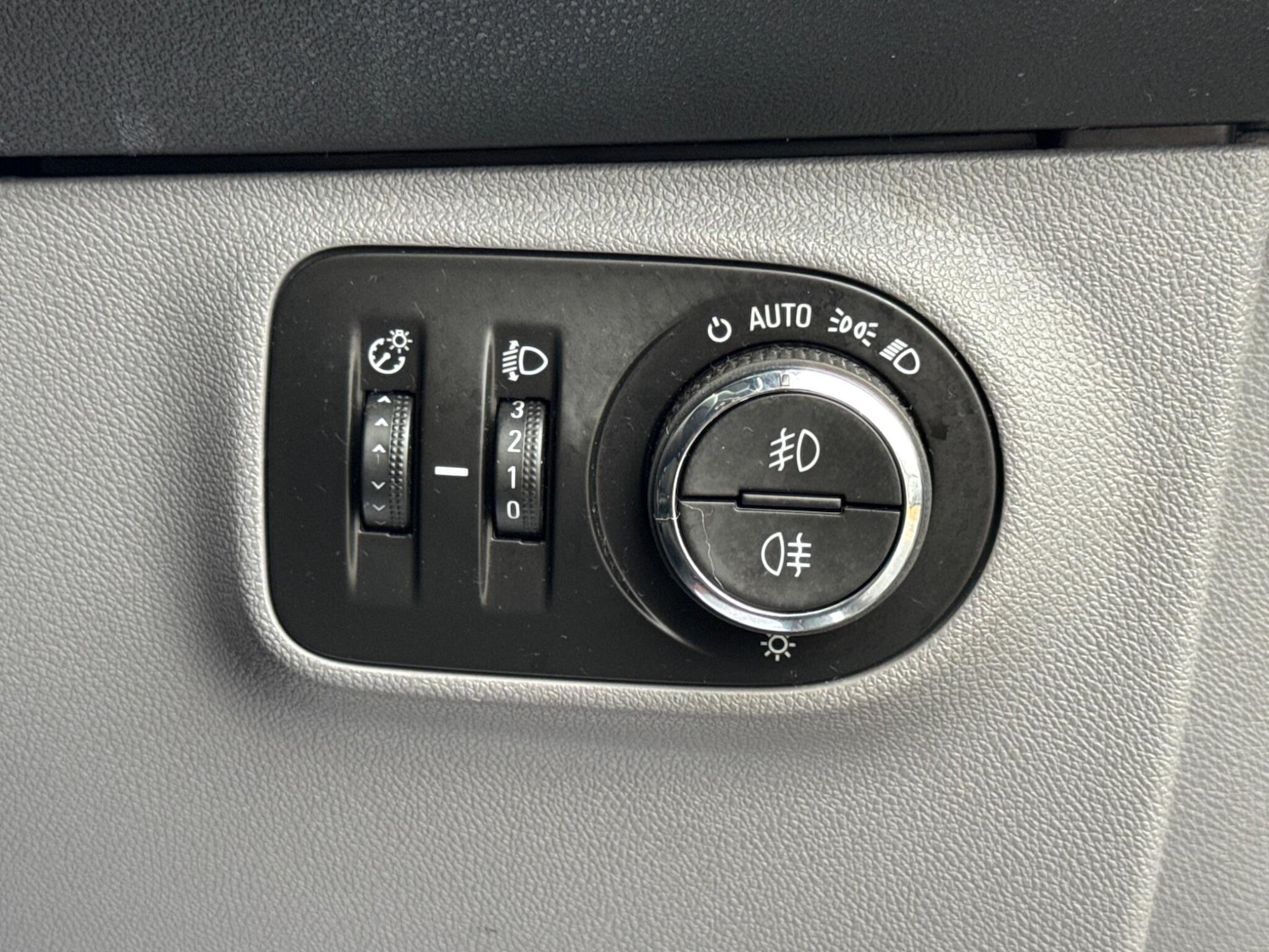 Used Vauxhall Corsa 2016 for sale - 77597972: Photo 31