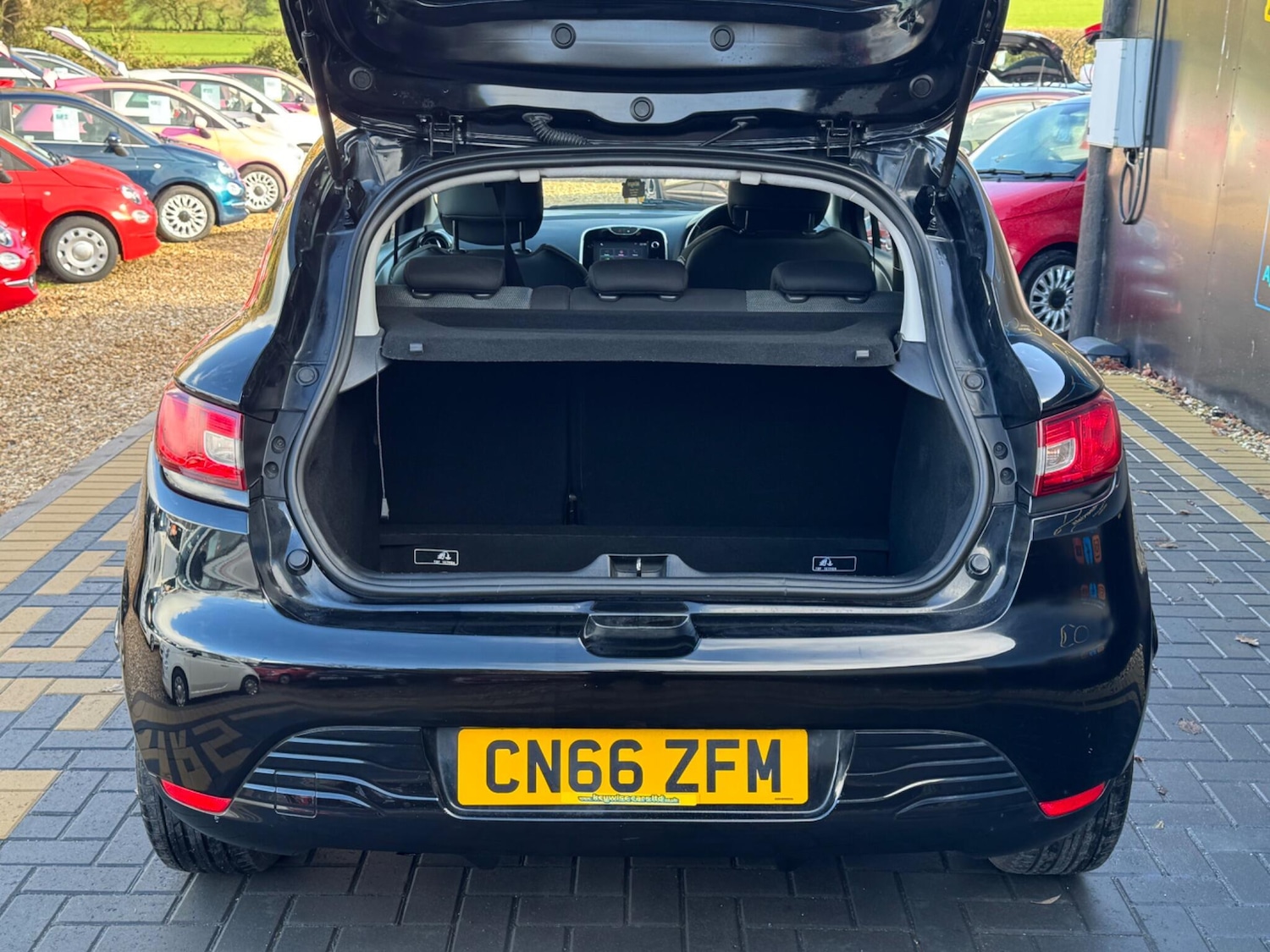 Used Renault Clio 2016 for sale - 76824216: Photo 13