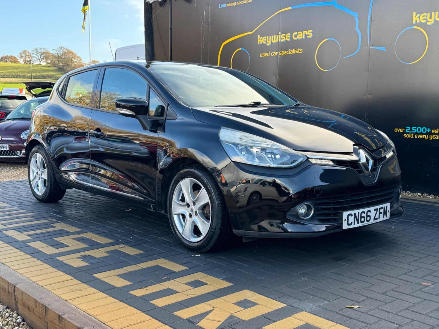 Used Renault Clio 2016 for sale - 76824216: Photo 7
