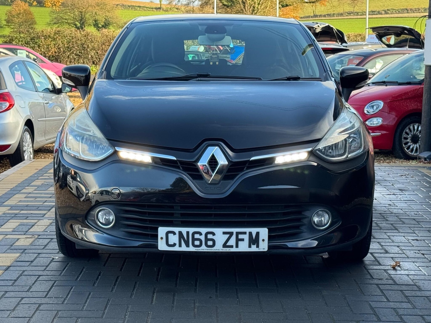 Used Renault Clio 2016 for sale - 76824216: Photo 8