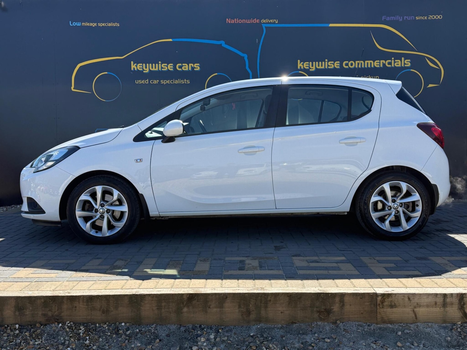 Used Vauxhall Corsa 2015 for sale - 78116123: Photo 2