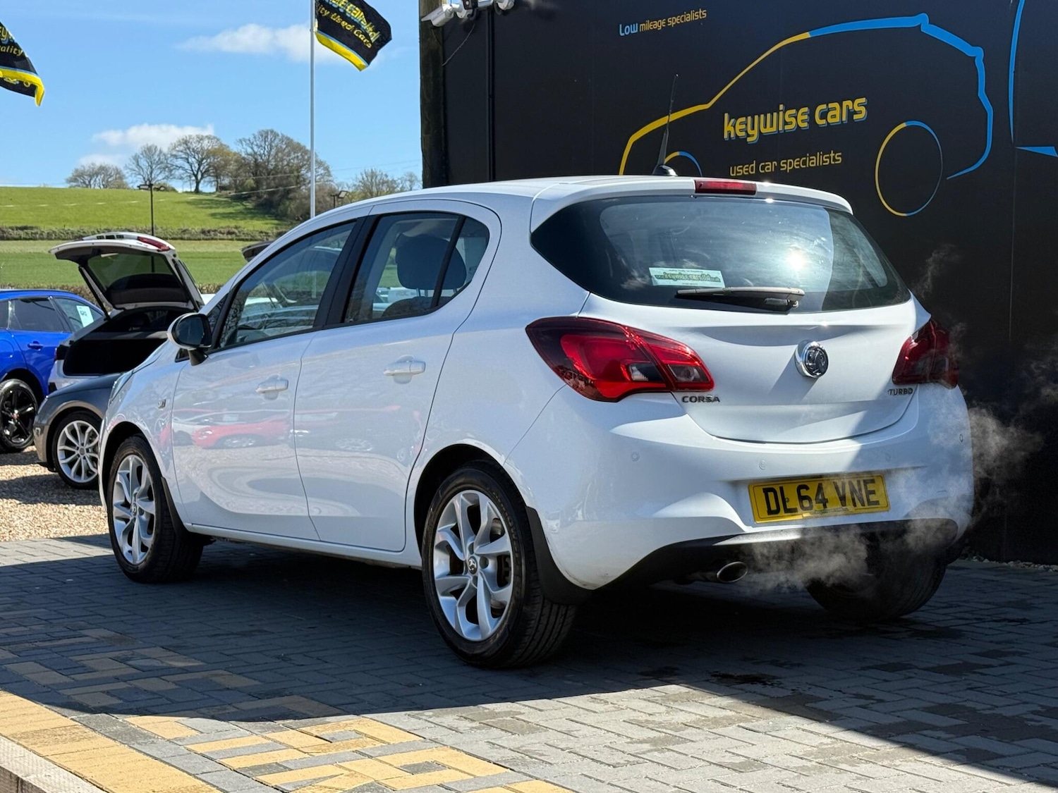 Used Vauxhall Corsa 2015 for sale - 78116123: Photo 3