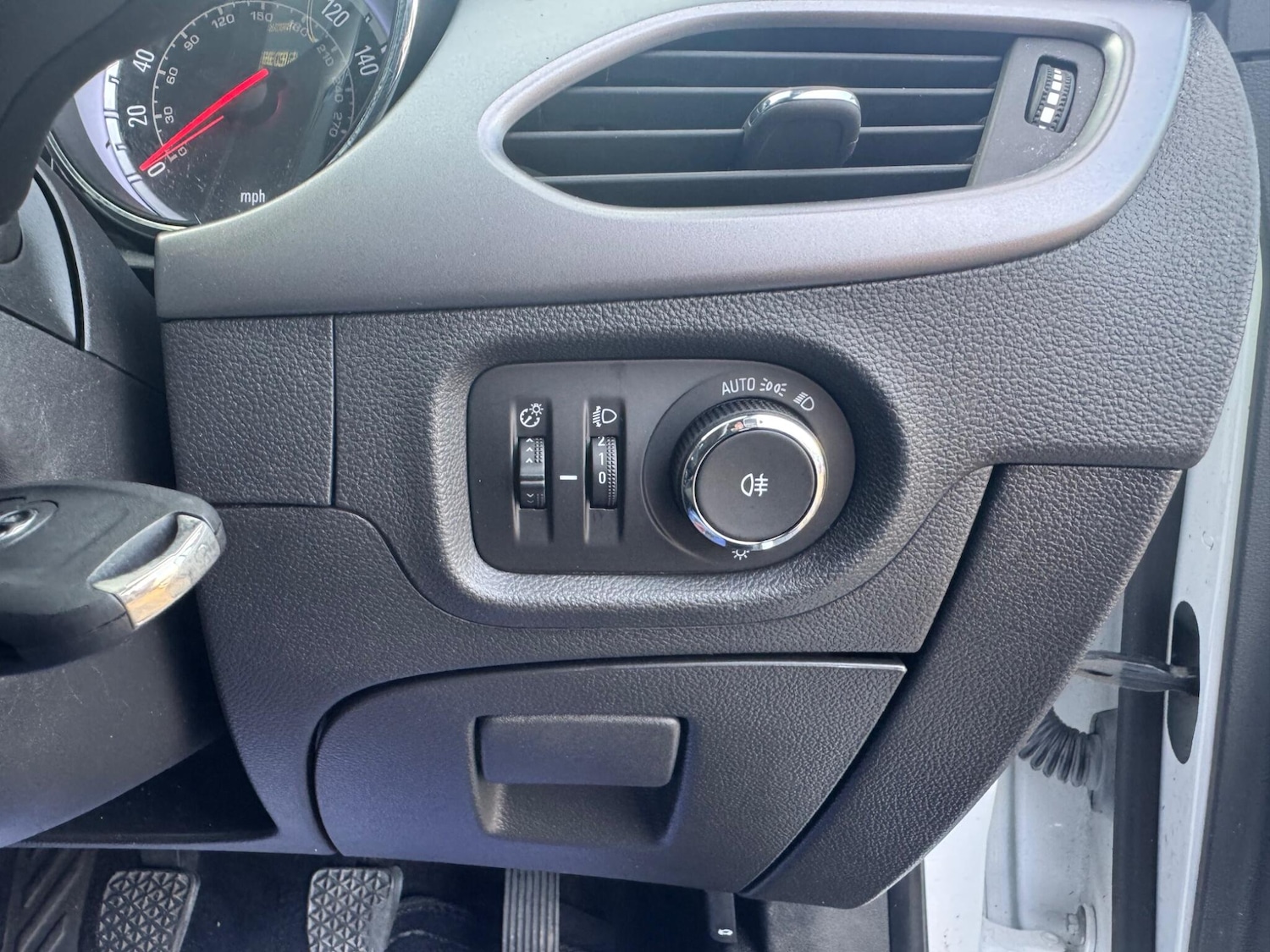 Used Vauxhall Astra 2017 for sale - 76991970: Photo 26