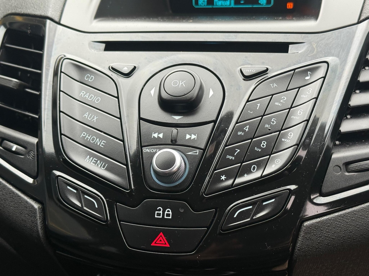 Used Ford Fiesta 2014 for sale - 76765588: Photo 25