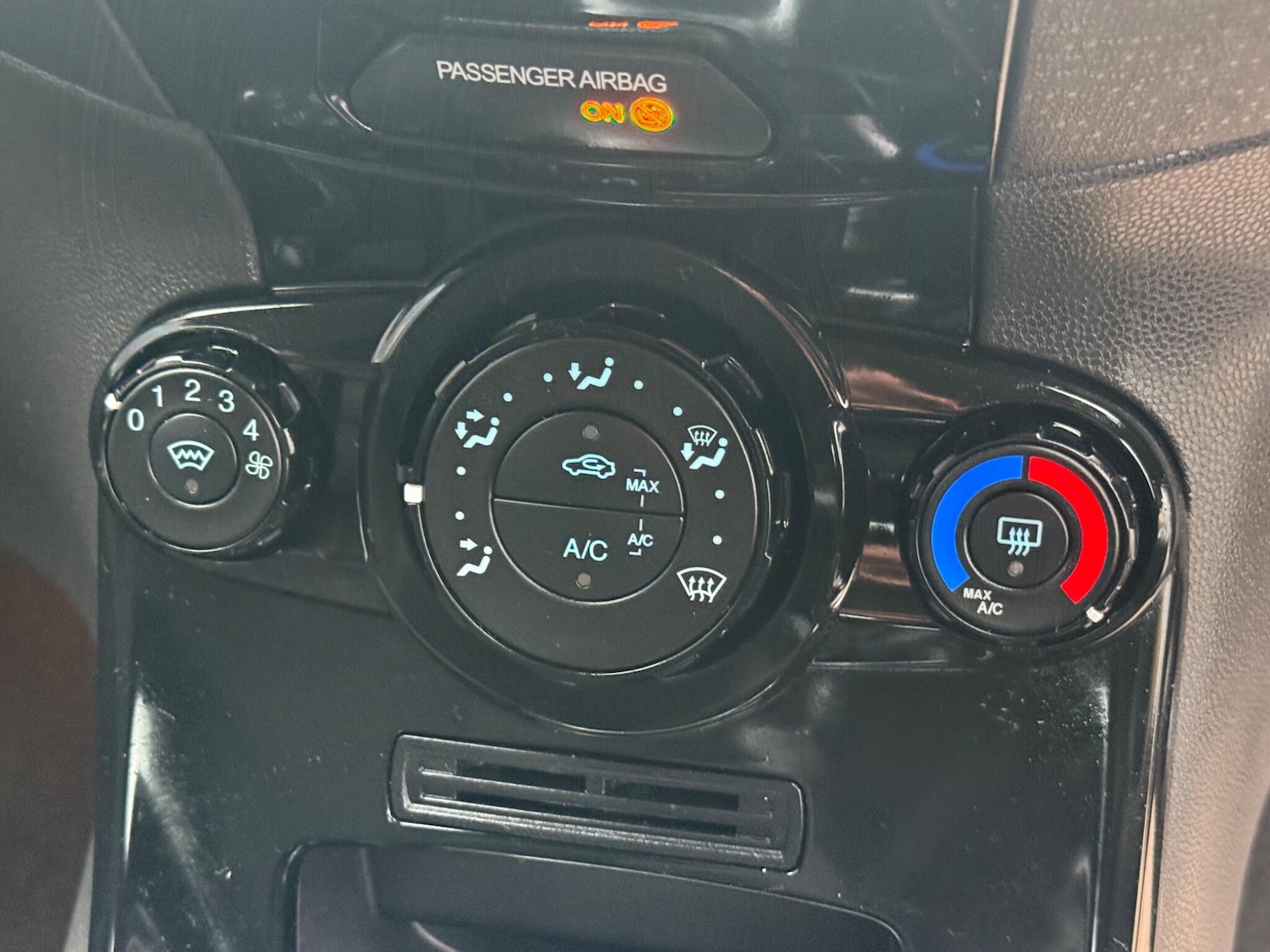 Used Ford Fiesta 2014 for sale - 76765588: Photo 26