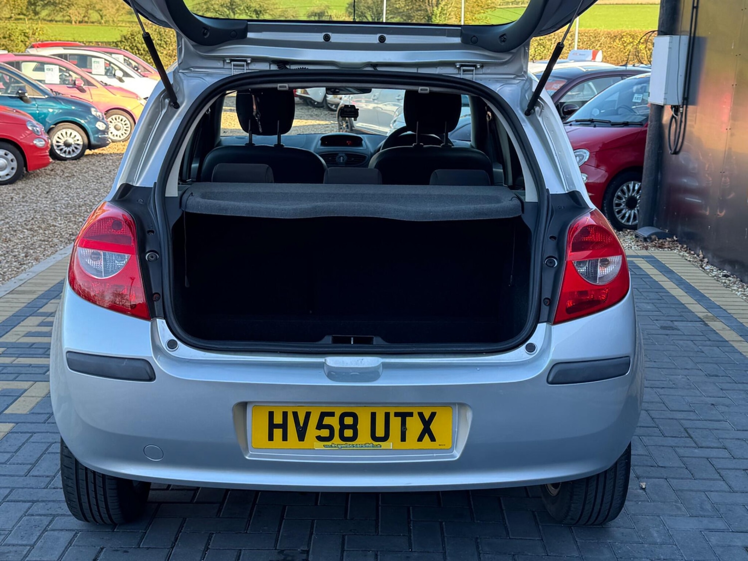 Used Renault Clio 2008 for sale - 76633440: Photo 13