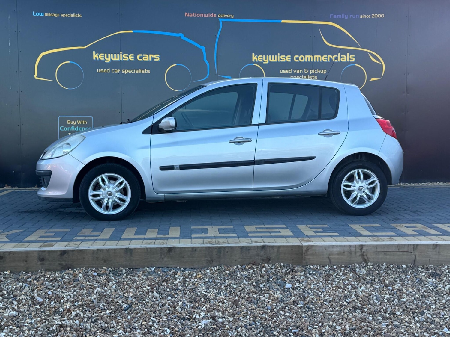 Used Renault Clio 2008 for sale - 76633440: Photo 2