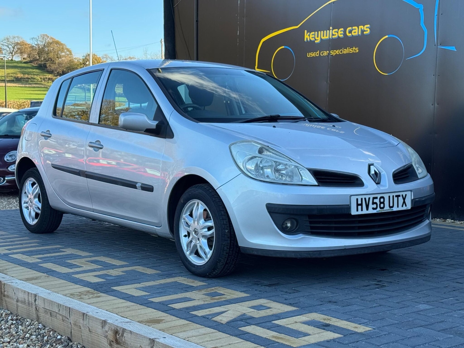 Used Renault Clio 2008 for sale - 76633440: Photo 7