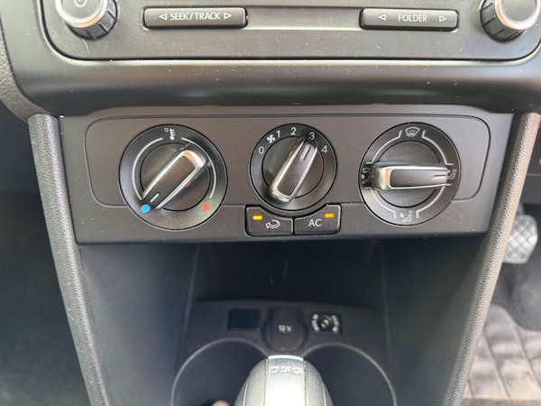 Used Volkswagen Polo 2011 for sale - 76314362: Photo 31