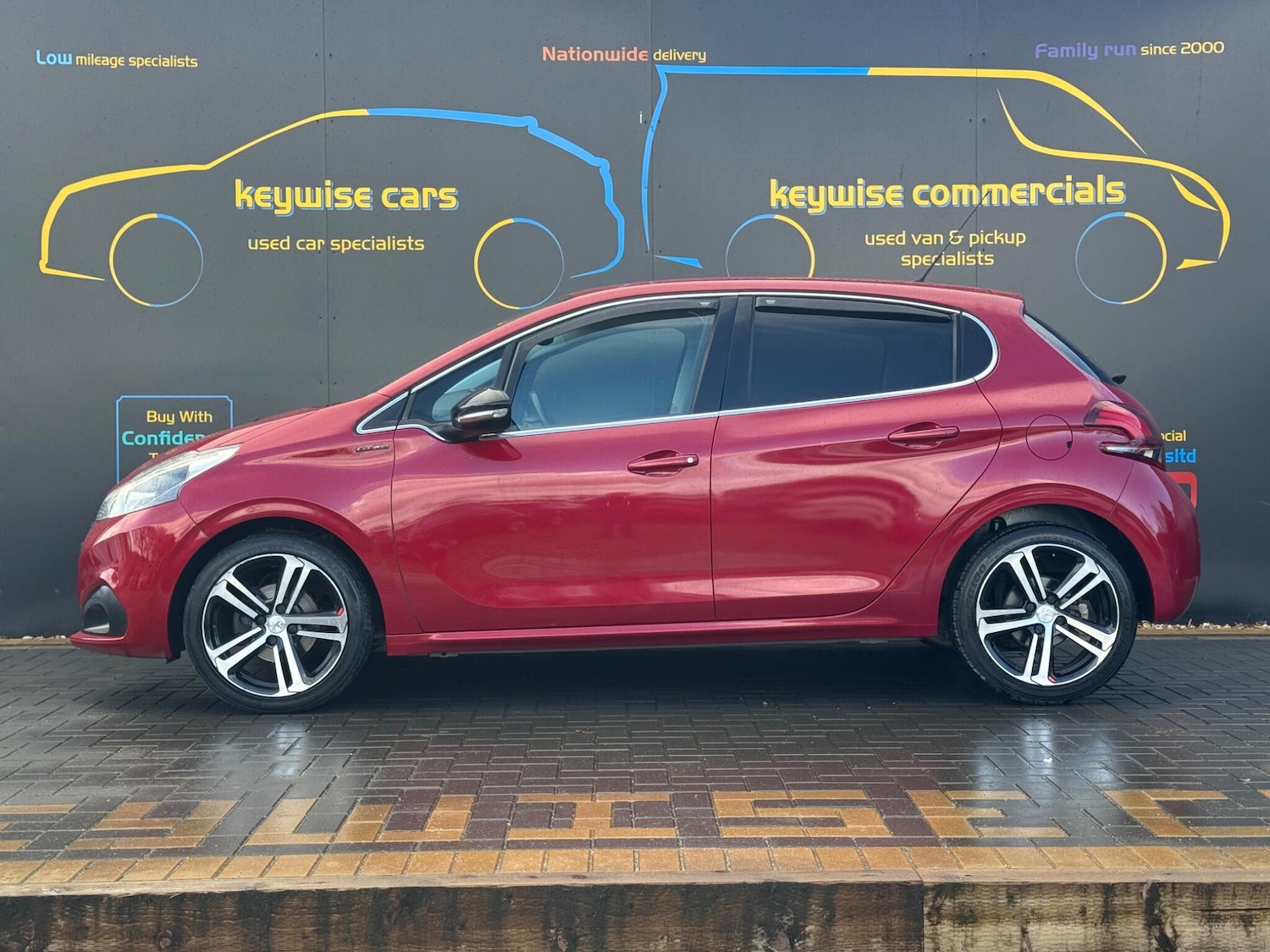 Used Peugeot 208 2017 for sale - 77839918: Photo 2