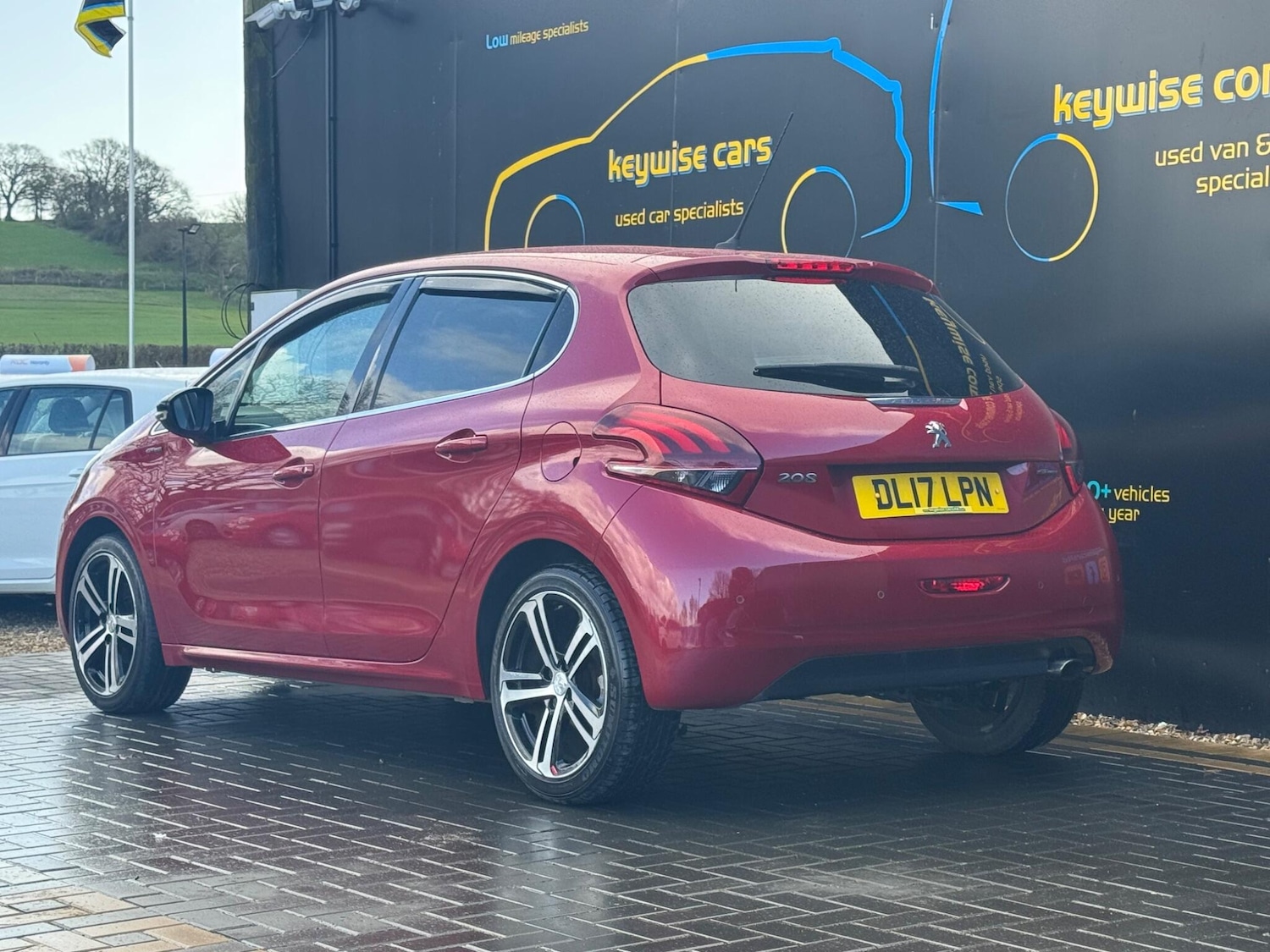 Used Peugeot 208 2017 for sale - 77839918: Photo 3