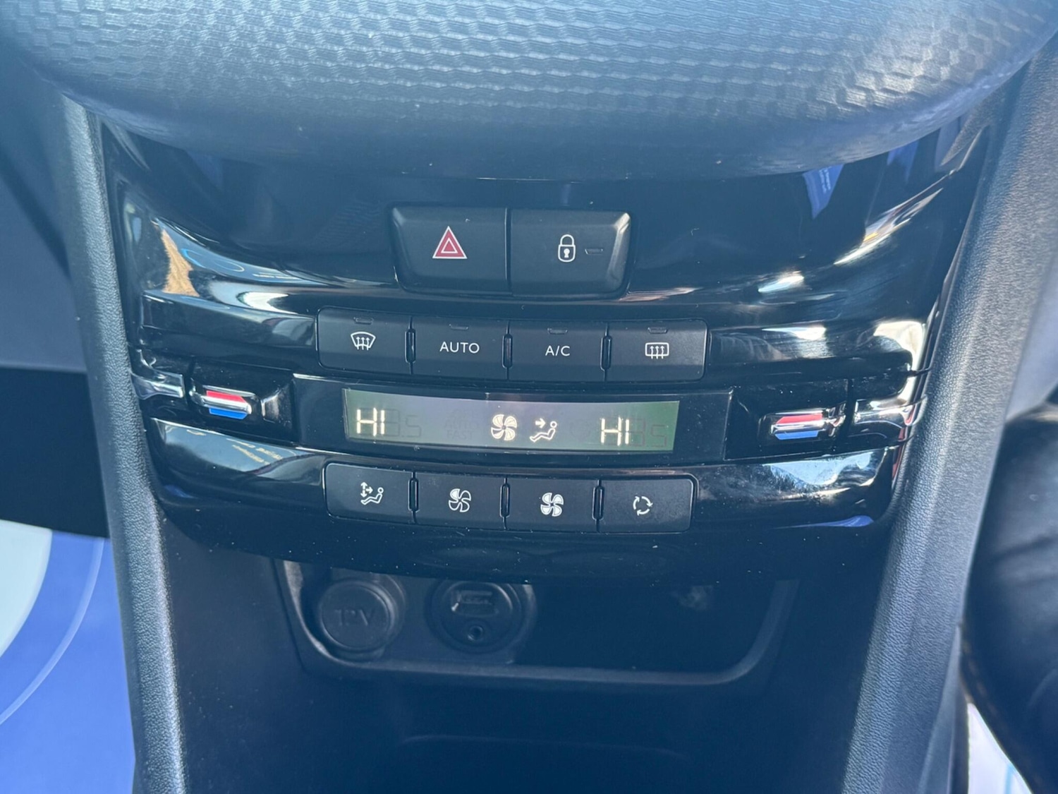 Used Peugeot 208 2017 for sale - 77839918: Photo 34