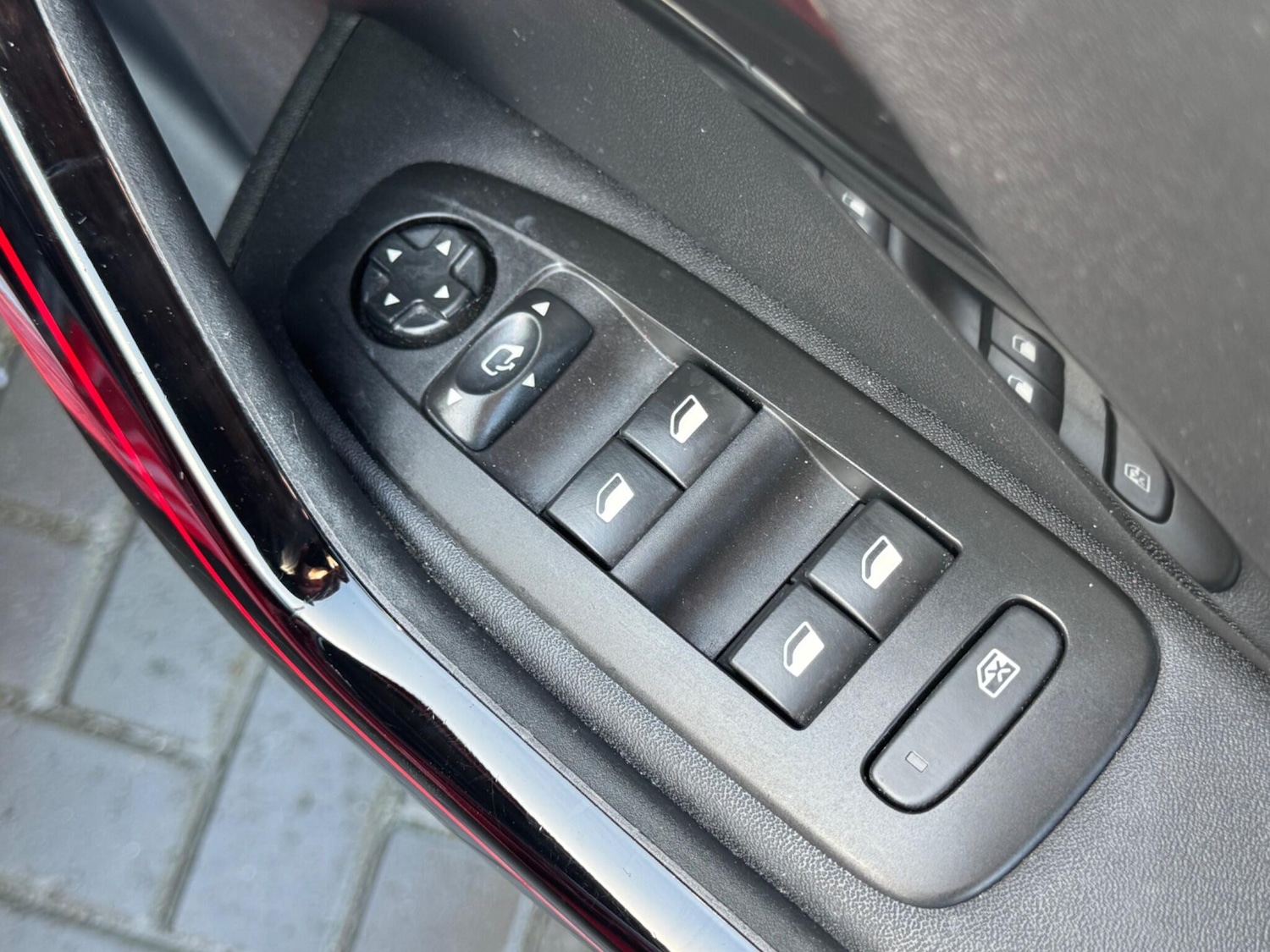 Used Peugeot 208 2017 for sale - 77839918: Photo 36