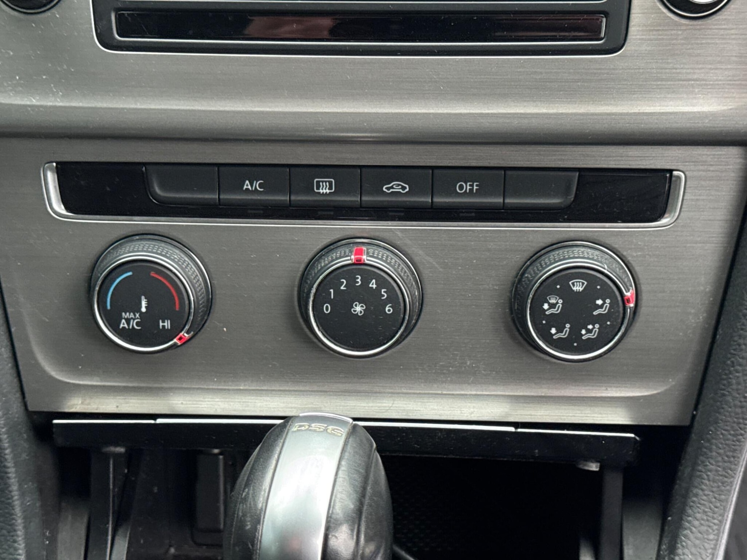 Used Volkswagen Golf 2014 for sale - 77598504: Photo 32