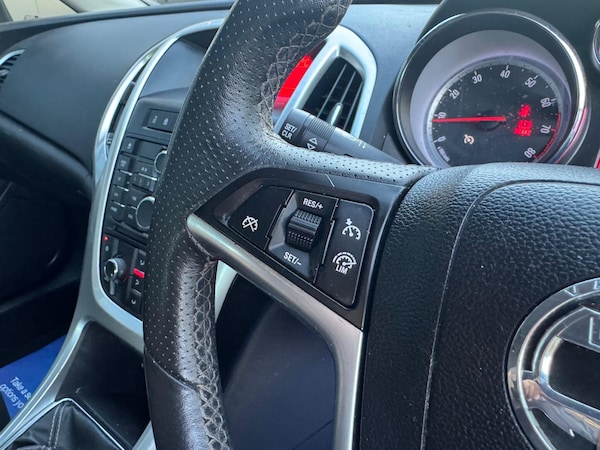 Used Vauxhall Astra 2012 for sale - 76226632: Photo 24