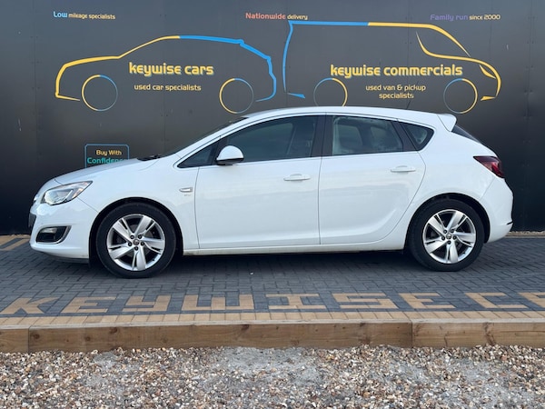 Used Vauxhall Astra 2012 for sale - 76226632: Photo 2