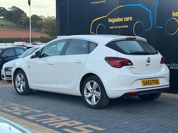 Used Vauxhall Astra 2012 for sale - 76226632: Photo 3