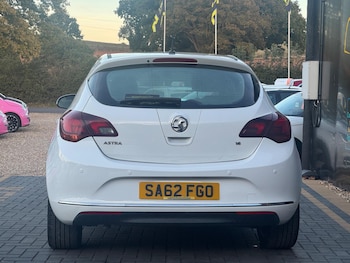Used Vauxhall Astra 2012 for sale - 76226632: Photo 4