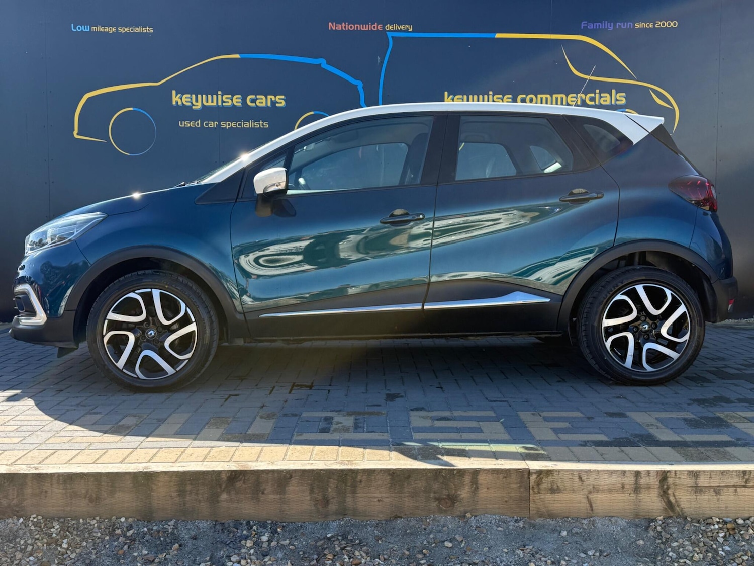 Used Renault Captur 2018 for sale - 78115632: Photo 2