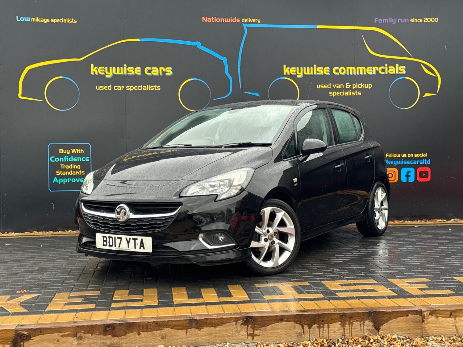 Used Vauxhall Corsa 2017 for sale - 76512373: Photo 1