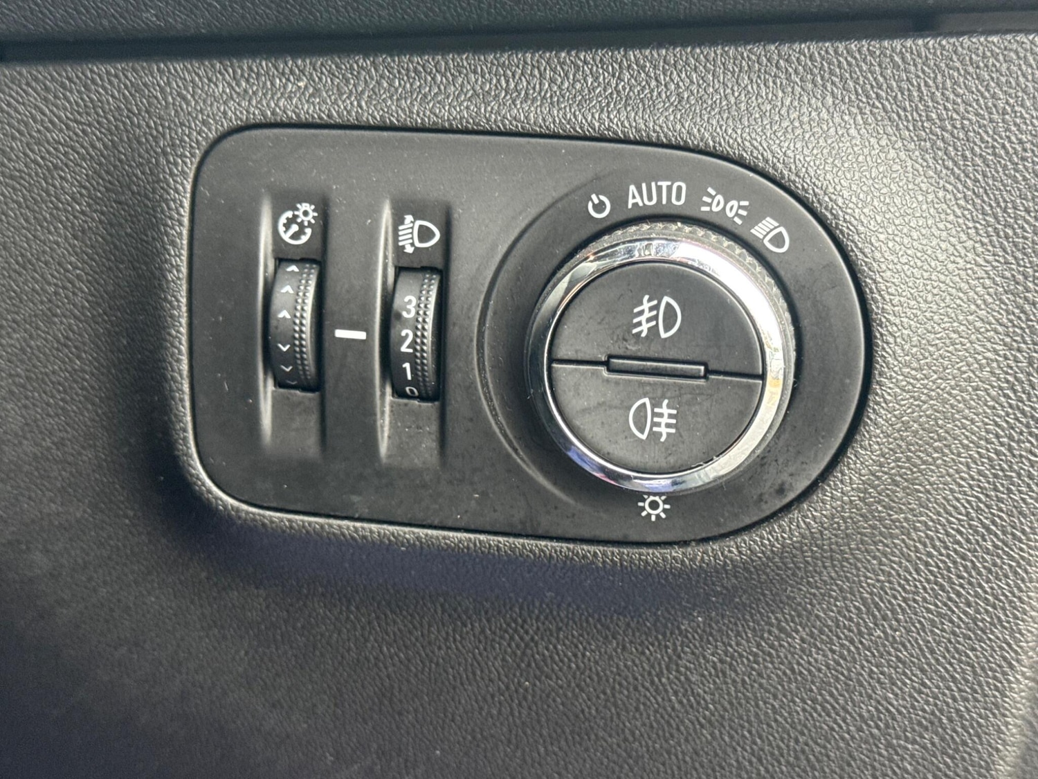 Used Vauxhall Corsa 2017 for sale - 76512373: Photo 28