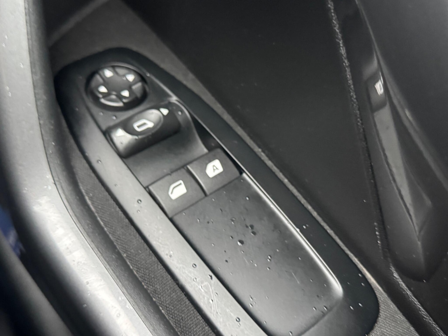 Used Peugeot 2008 2018 for sale - 77852920: Photo 28