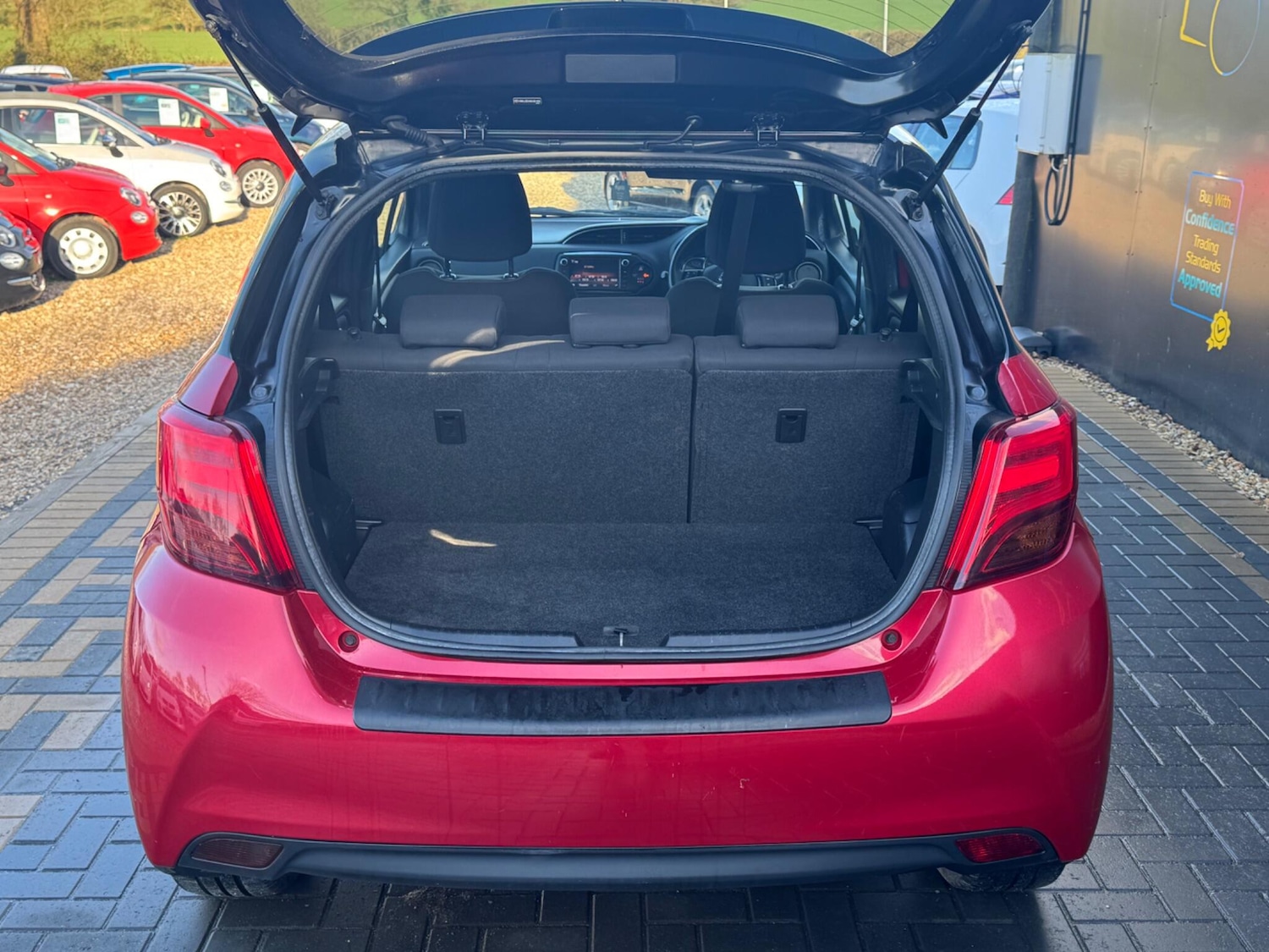 Used Toyota Yaris 2016 for sale - 77883320: Photo 27