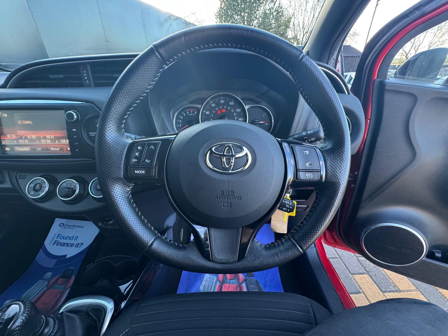 Used Toyota Yaris 2016 for sale - 77883320: Photo 28