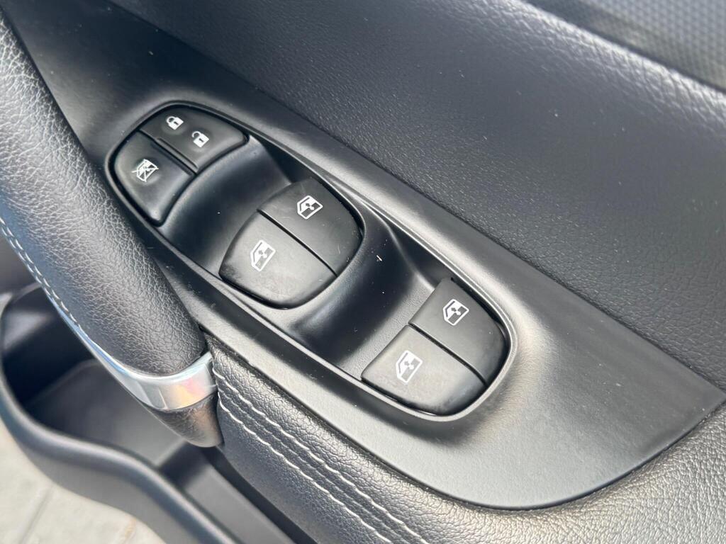 Used Nissan Qashqai 2017 for sale - 77109301: Photo 40