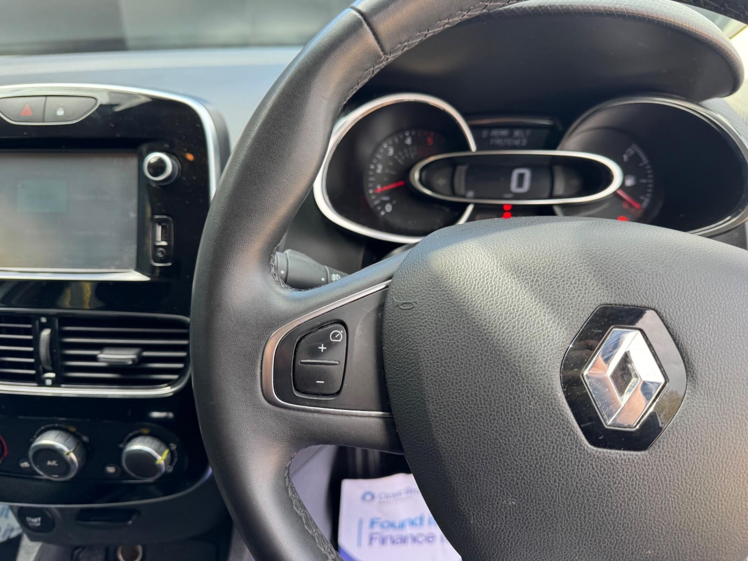 Used Renault Clio 2018 for sale - 78018781: Photo 29