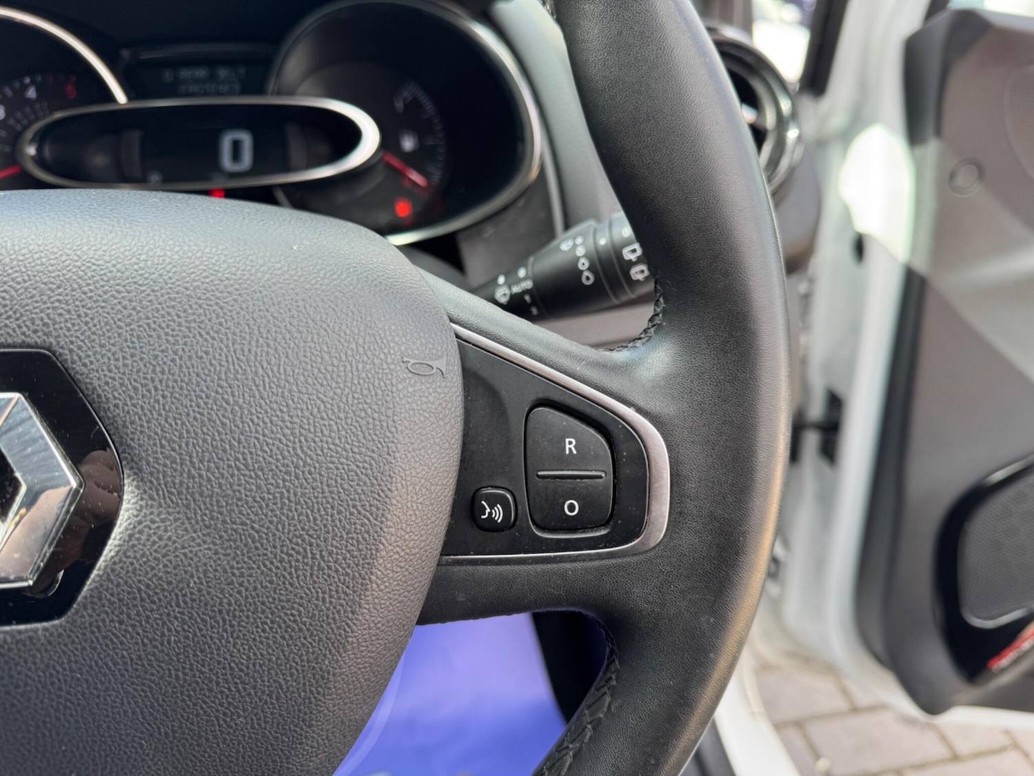 Used Renault Clio 2018 for sale - 78018781: Photo 30