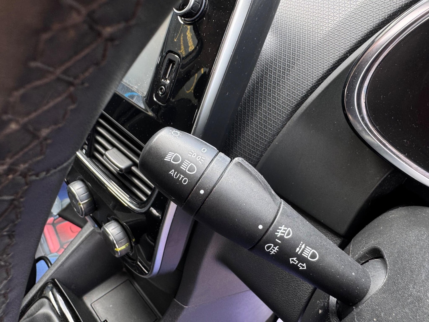 Used Renault Clio 2018 for sale - 78018781: Photo 31