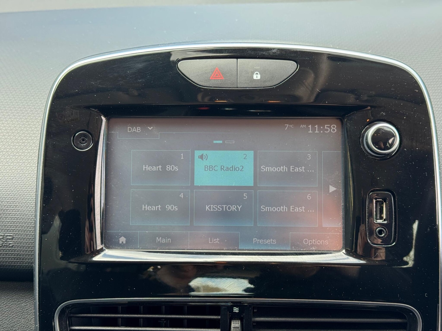 Used Renault Clio 2018 for sale - 78018781: Photo 32