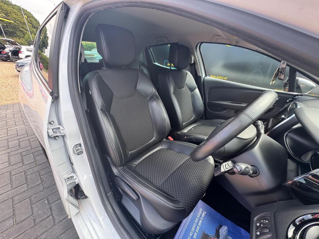 Used Renault Clio 2019 for sale - 76388366: Photo 14