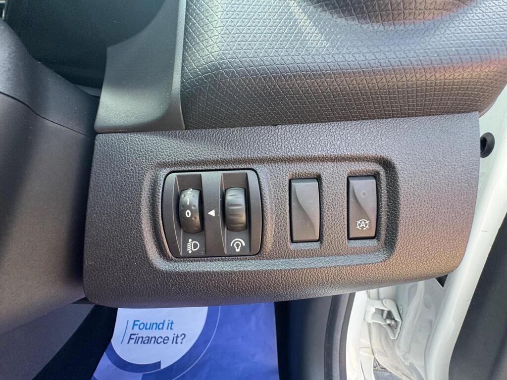 Used Renault Clio 2019 for sale - 76388366: Photo 28