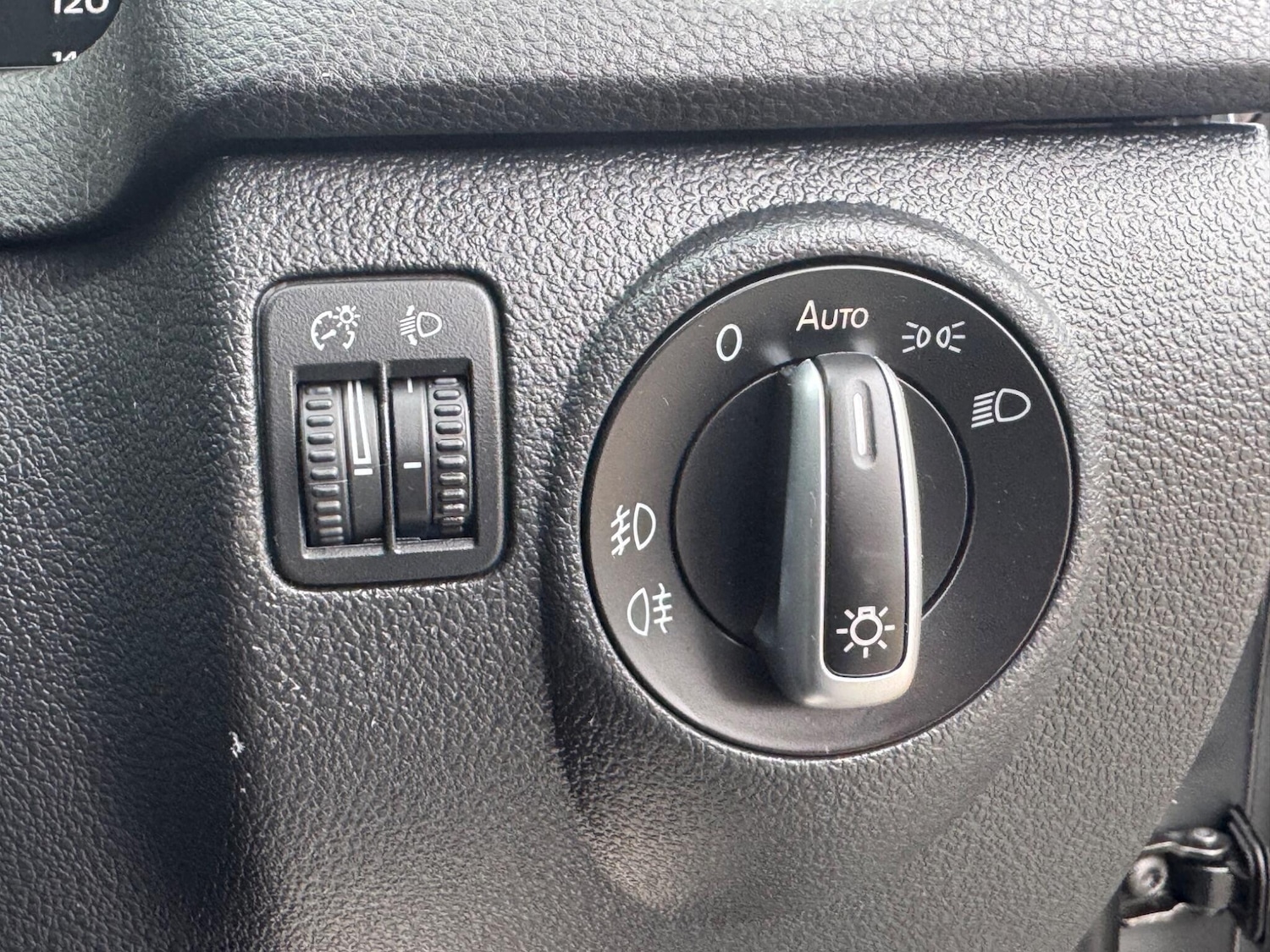 Used Volkswagen Tiguan 2015 for sale - 78007121: Photo 35