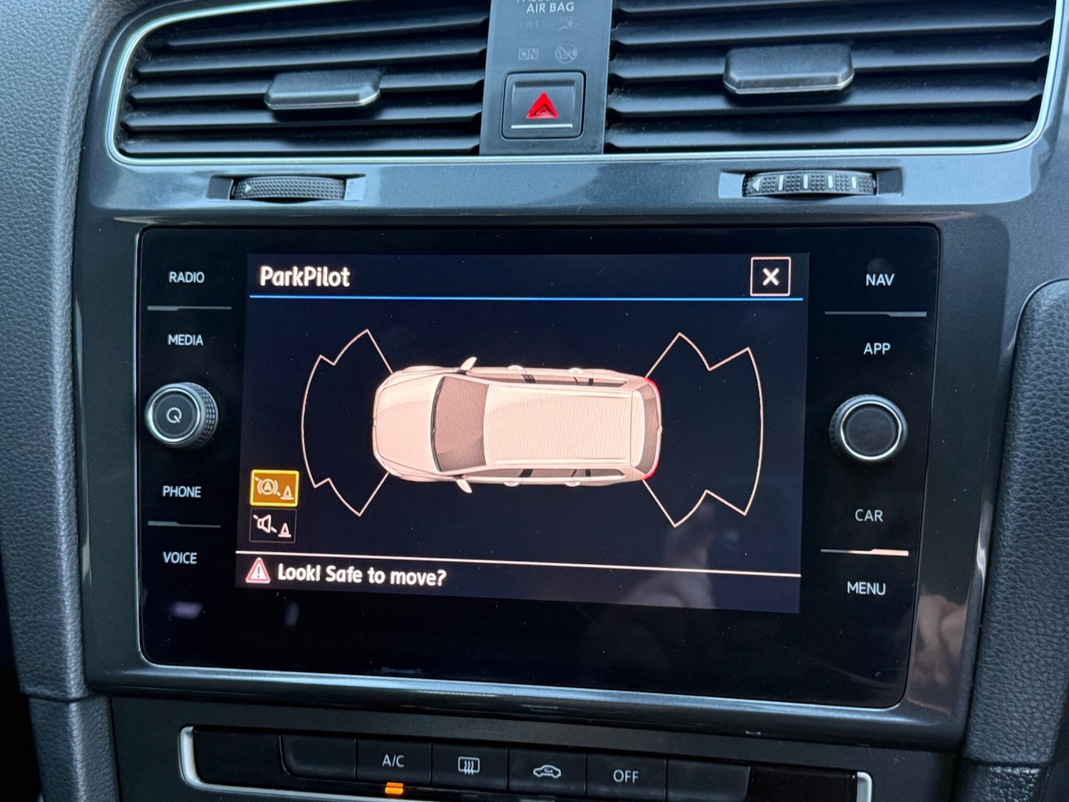 Used Volkswagen Golf 2017 for sale - 77015910: Photo 28