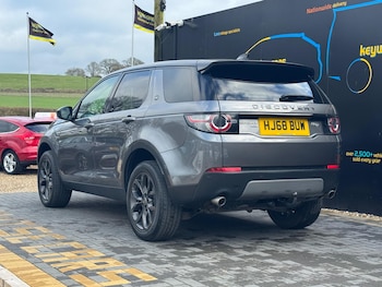 Used Land Rover Discovery Sport 2018 for sale - 77612935: Photo