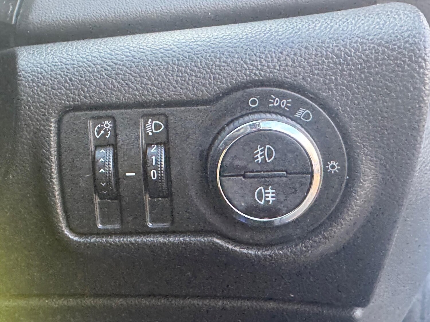 Used Vauxhall Astra for sale - 77468458: Photo 27