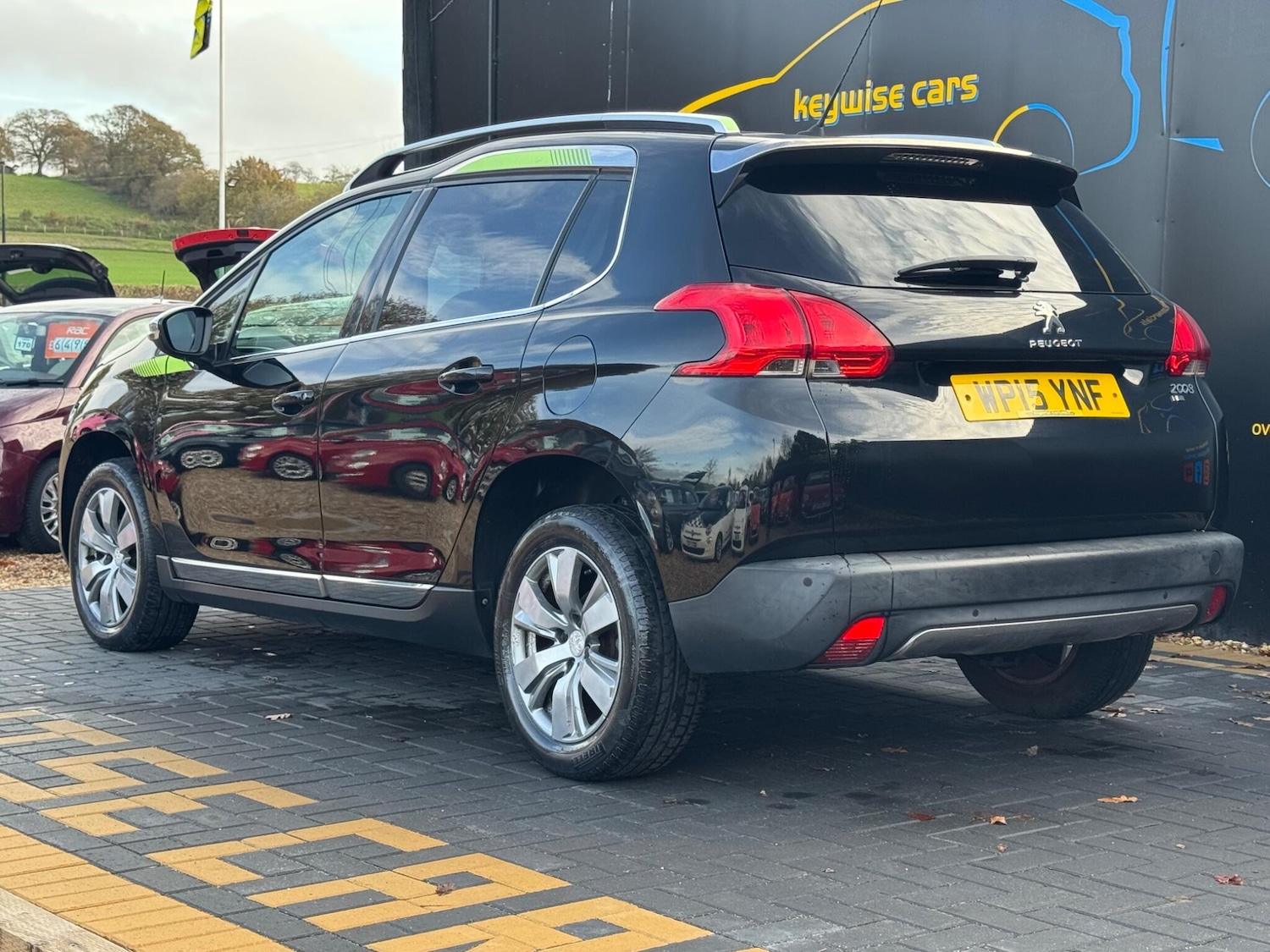 Used Peugeot 2008 2015 for sale - 77838984: Photo 3