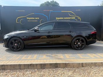 Used Jaguar XF 2018 for sale - 79413014: Photo