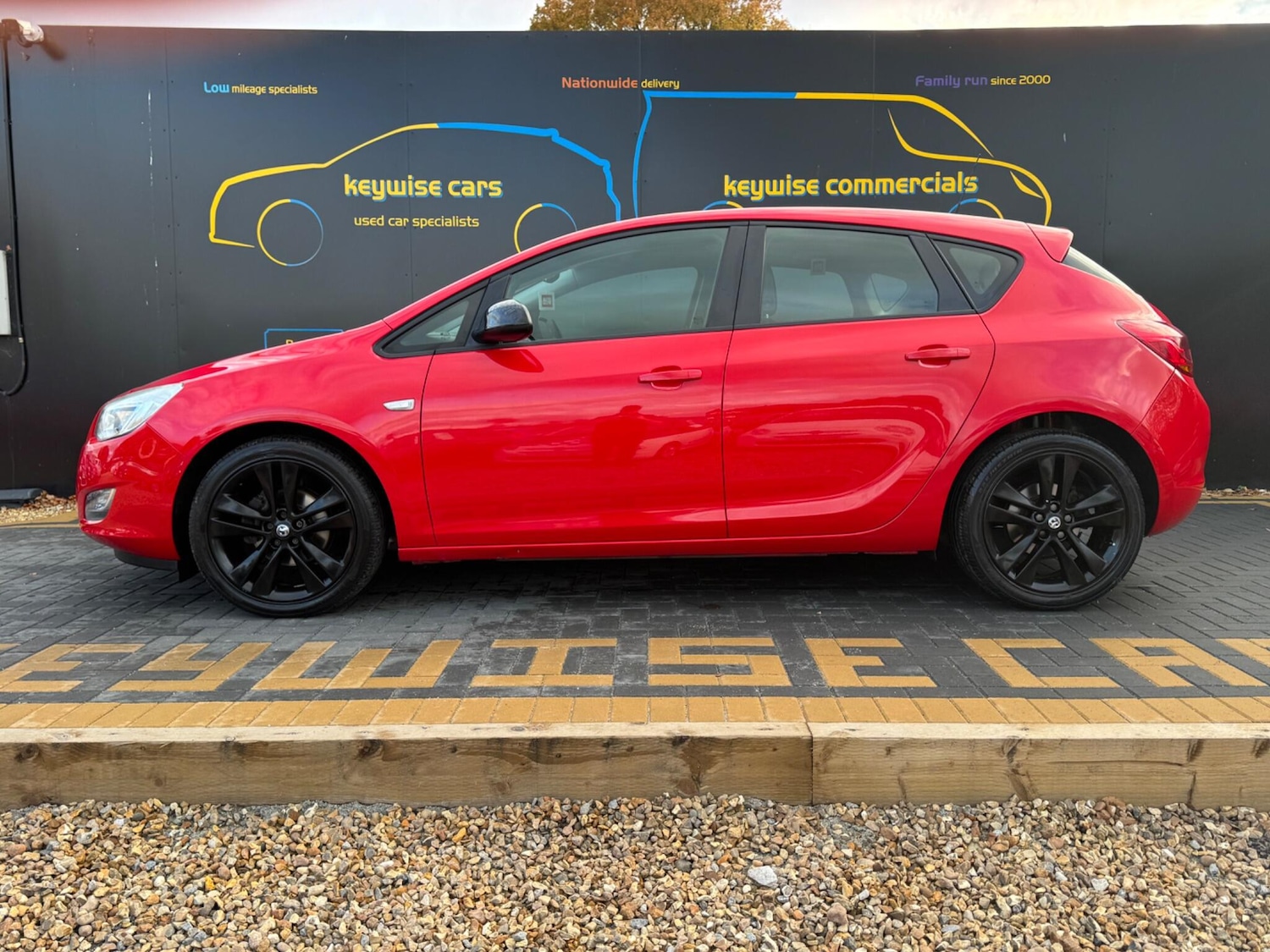 Used Vauxhall Astra 2013 for sale - 76498888: Photo 2