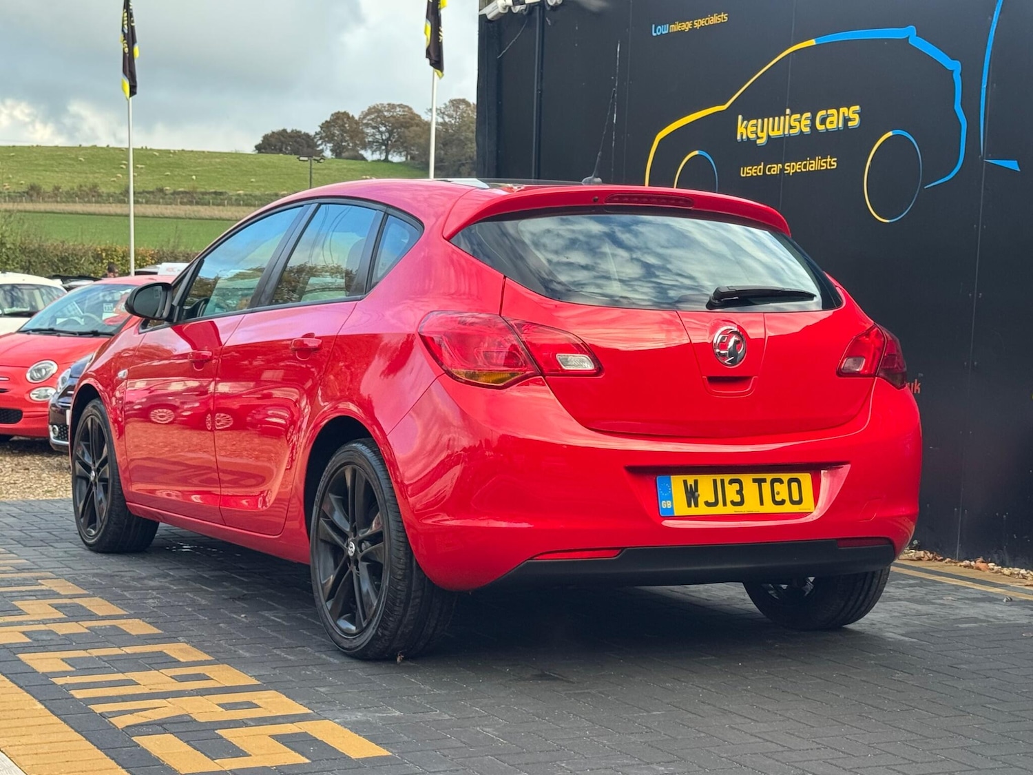 Used Vauxhall Astra 2013 for sale - 76498888: Photo 3