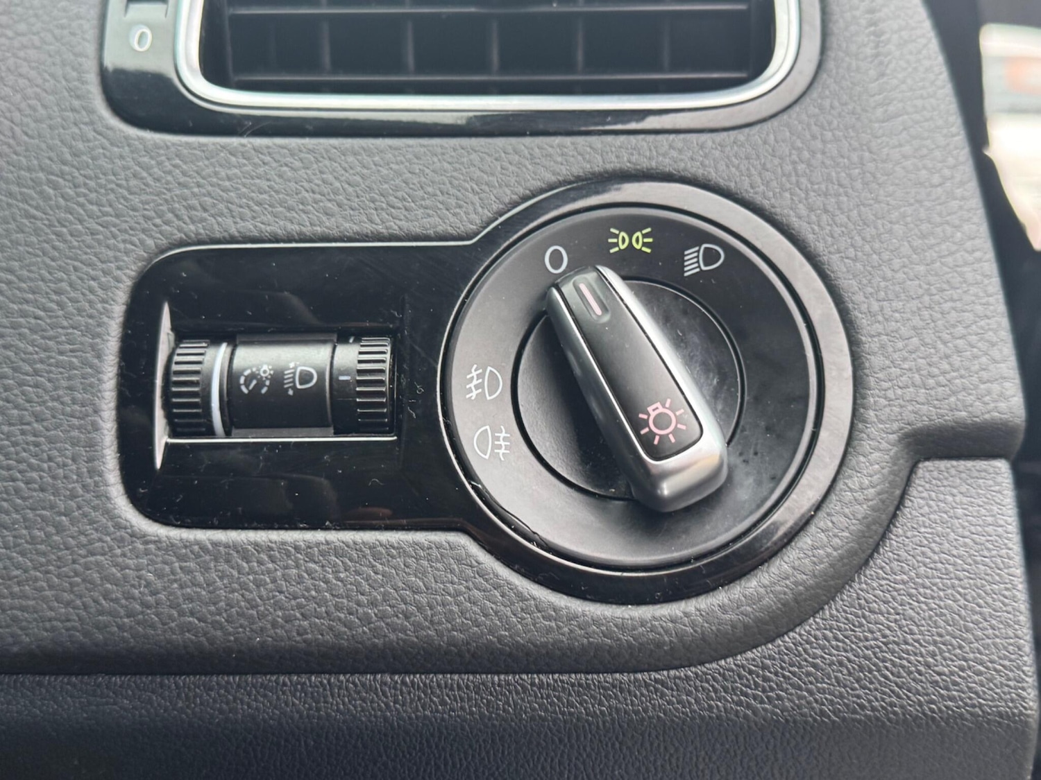 Used Volkswagen Polo 2013 for sale - 77612148: Photo 32