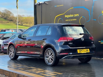 Used Volkswagen Golf 2017 for sale - 77351587: Photo