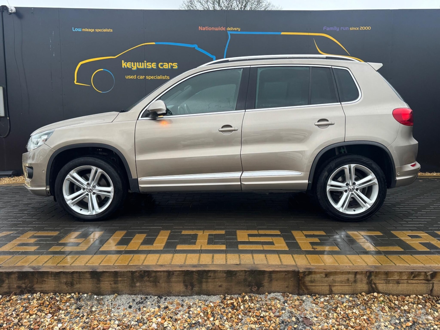 Used Volkswagen Tiguan 2015 for sale - 77331923: Photo 2