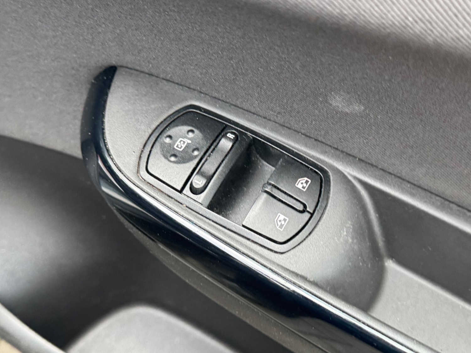 Used Vauxhall Corsa 2016 for sale - 77882283: Photo 35