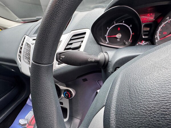 Used Ford Fiesta 2011 for sale - 76283269: Photo 23