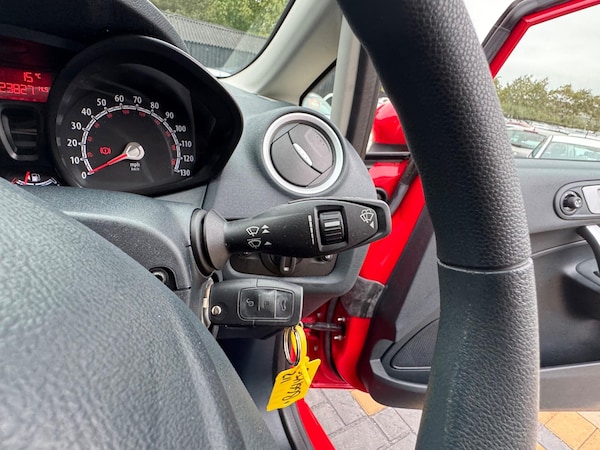 Used Ford Fiesta 2011 for sale - 76283269: Photo 24