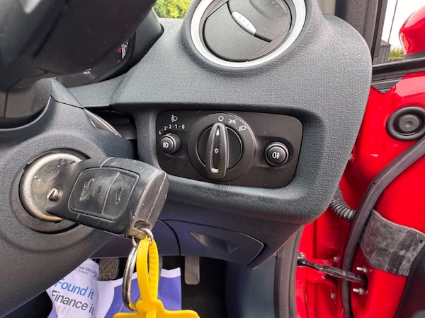 Used Ford Fiesta 2011 for sale - 76283269: Photo 25